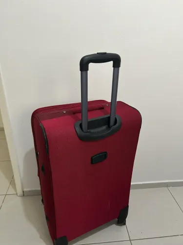 Mala Grande de Viagem Vermelha 4 Rodas 360° | Expansível | Muito Conservada
