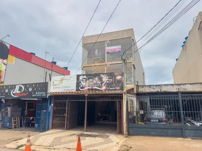 Prédio Inteiro Misto - QNO 17 Setor O Ceilândia  Brasília 100% alugado