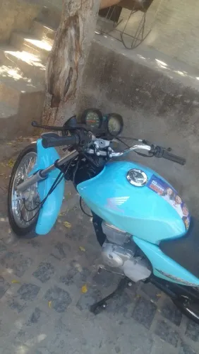Estou vendendo por precisão mais não venderia ela moto já tem 4 anos comigo 