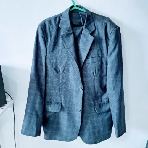 Terno Slim Azul Marinho Xadrez - Blazer 58 e Calça 42.