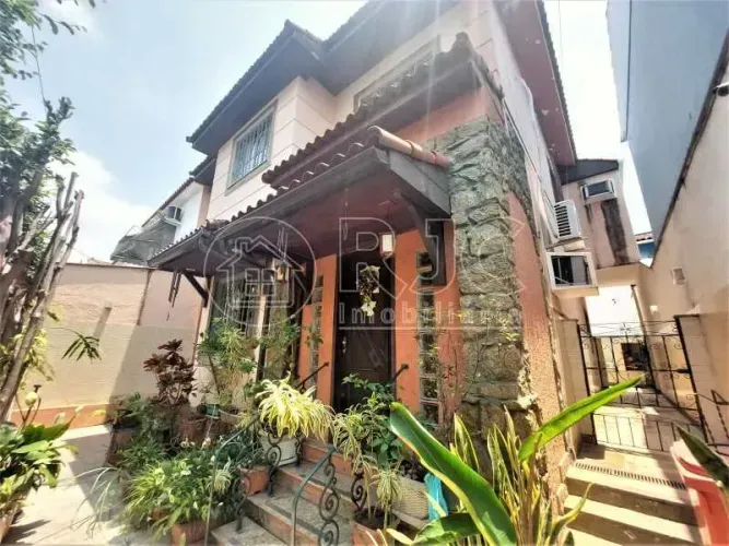 Casa para venda possui 260 metros quadrados com 4 quartos em Andaraí - Rio de Janeiro - RJ