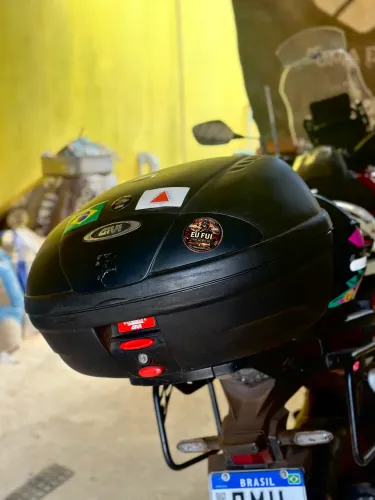 BAÚ GIVI 45L + BRINDE ENCOSTO GARUPA