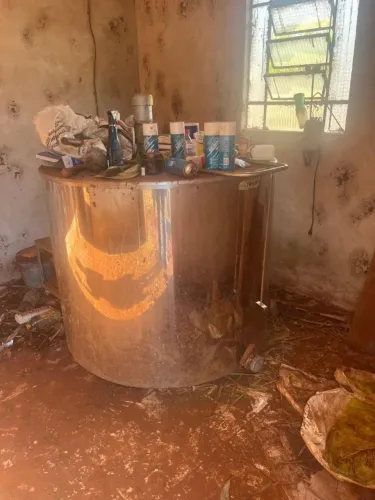 Resfriador Inox 800 lts + ordenha Heidel, semi novo