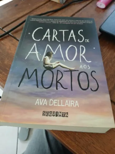 Livro: Cartas de Amor aos Mortos