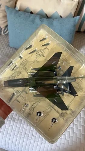 Miniatura Avião north American f-100D super Sabre 