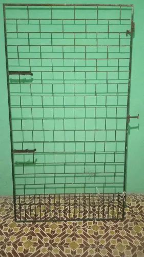 Portão de ferro 2m por 1.10m