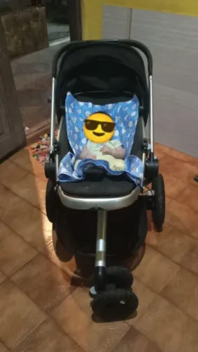 Vende-se carrinho de bebê, marca quinny bus