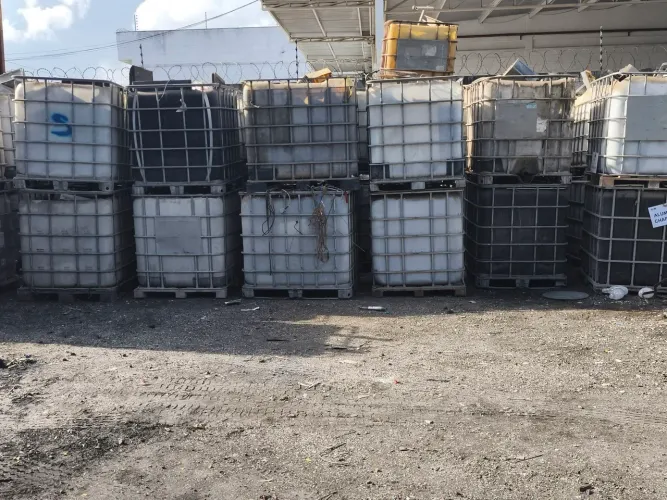 Bombonas de 1000 litros para diversas finalidades leia o anúncio com atenção