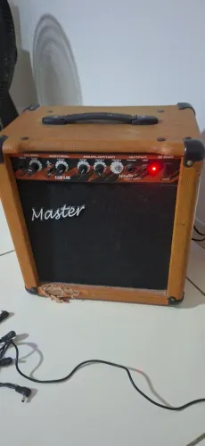 Caixa de guitarra Master.