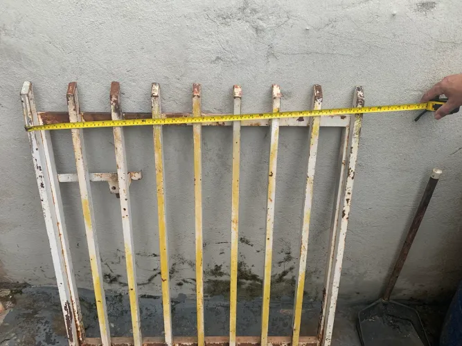 Vende se portão para corredor de ferro 