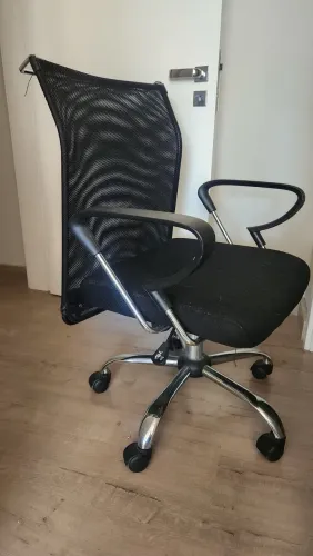 Cadeira de escritório giratória