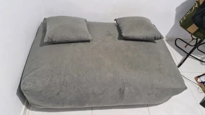 Puff Gigante Retangular Cinza (Estilo Suede) + 2 Almofadas