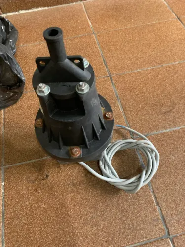 Bomba d?água submersa