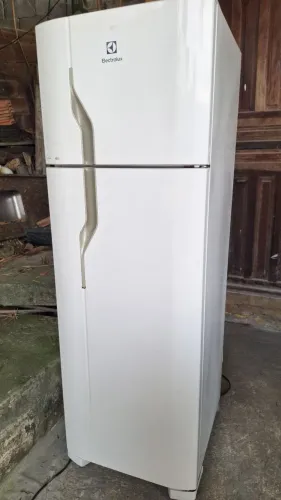 Geladeira Electrolux 260 litros 127v 