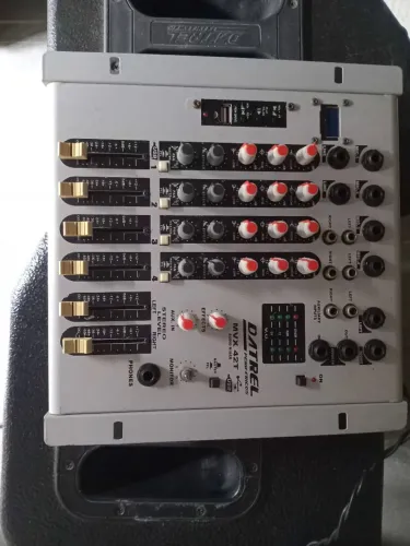Mesa de som datrel de 4 canais 