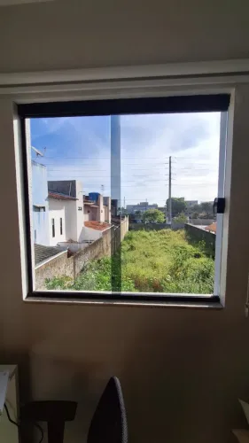 Vende-se 5 Janelas de Vidro Temperado - Esquadria de Alumínio Preto (Usadas, em ótimo es