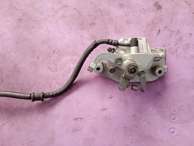 Pinça de freio traseira Burgman Suzuki 650