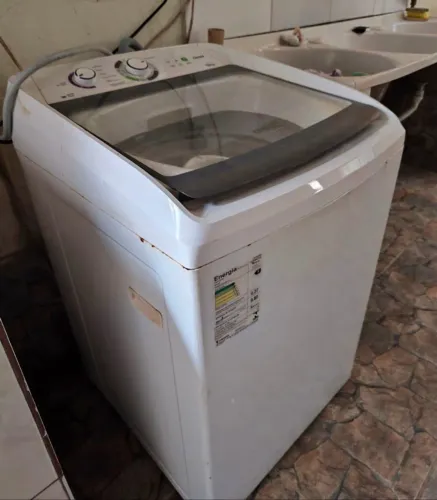Máquina de lavar em perfeitas condições
