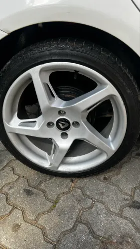 Rodas 17 da Ferrari 