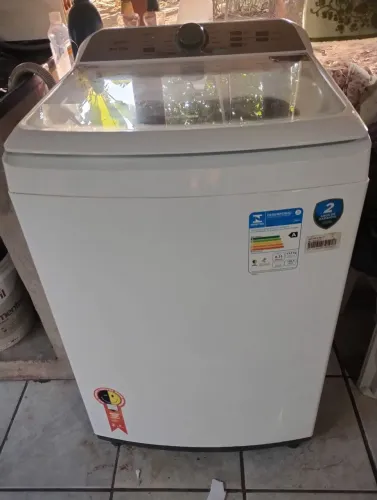 Máquina de lavar 13K, semi-novo.