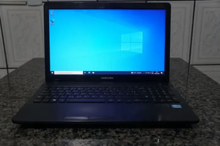 Notebook Samsung Np270e5k Core i5 2.60Ghz - 4gb - Hd 512gb - 15" pol - 3°ger 