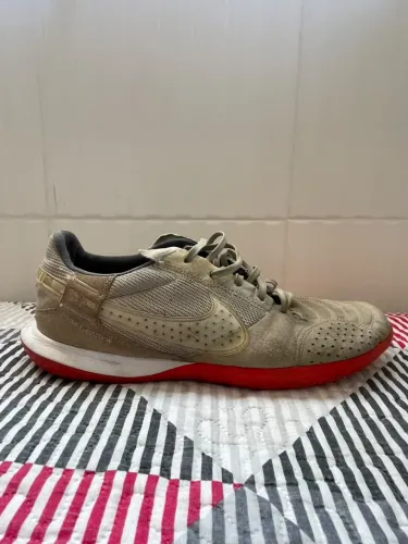 Chuteira Nike futsal 