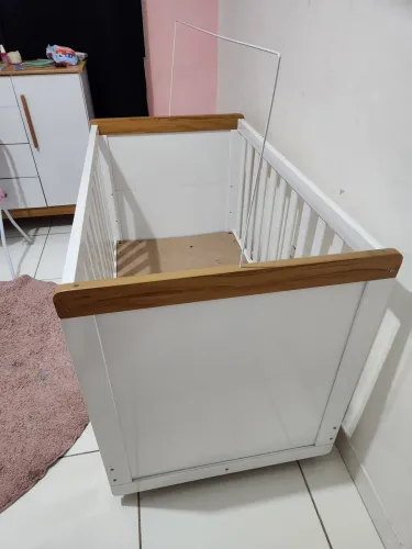 Kit Berço e banheira com suporte usado em ótimas condições. 