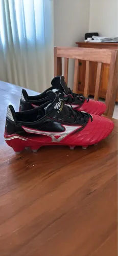 Chuteira Mizuno couro morelia neo