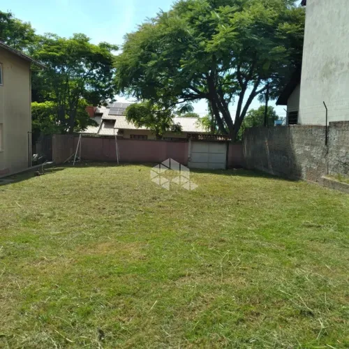 Terreno Amplo à venda - Plano e Todo Murado!