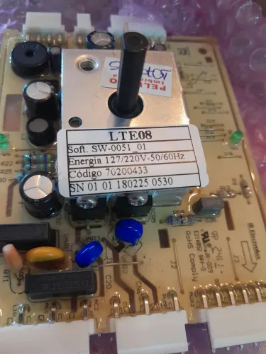 Vendo essa placa da lavadorabeletrolux LTE 08 original