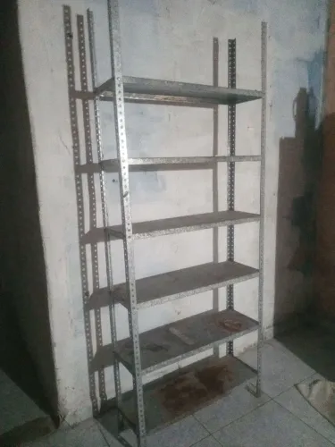 Estante de Aço Reforçada com 6 Prateleiras - R$ 250