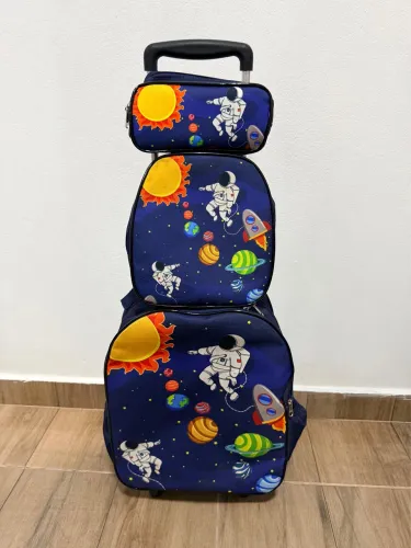 Mochila escolar desapegando