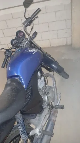Vendo essa moto