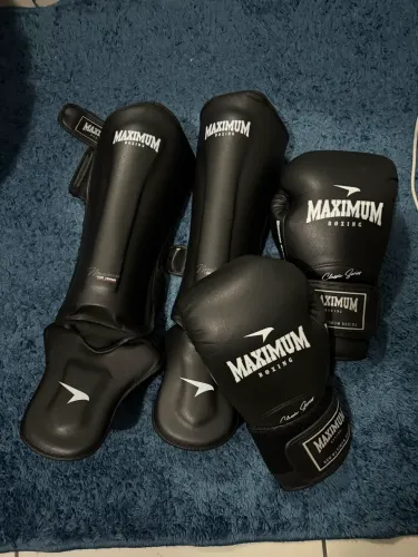 Vendo kit para luta Maximun 