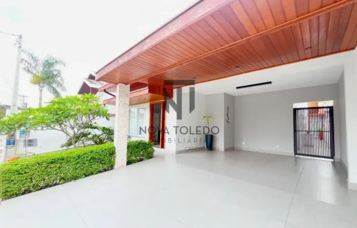 CASA PARA LOCAÇÃO - 200m² - 5 DORMITÓRIOS 1 SUÍTE - 4 BANHEIROS - URBANOVA - SJC