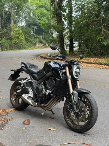 CB 650R 2021