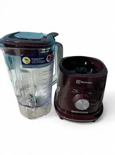 Liquidificador Electrolux 1500W 3.2L Efficient Tri Force 15 Velocidades Vermelho (EBL1510)