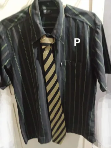 Camisa HELP  (P)+ gravata