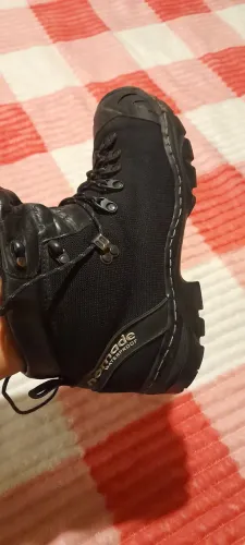 Bota impermeável 42