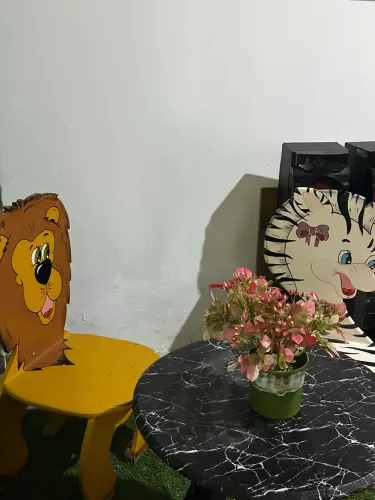 Aluguel e venda ,Bancos de madeira em formato de animais para crianças e jardins 