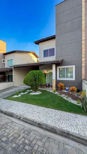 LINDA CASA EM CONDOMÍNIO FECHADO COM 3 SUITES + ESCRITÓRIO MOBILIDADA NO CENTRO DO EUSÉBIO