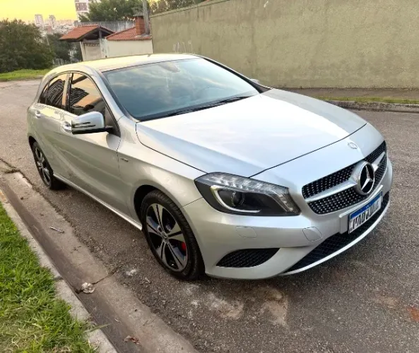Mercedes-Benz Classe A 200 1.6 TB 16V Urban 156cv Aut. 2014