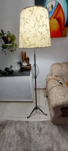 Abajur de pedestal