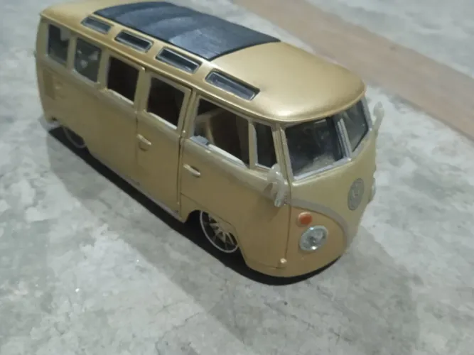 auto modelo kombi corujinha
