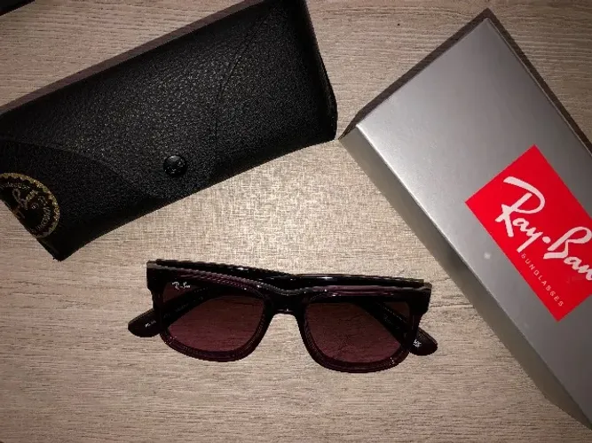 Óculos de sol Ray-Ban- Armação violeta transparente, lentes Pink & Brown Gradient- ORB4165