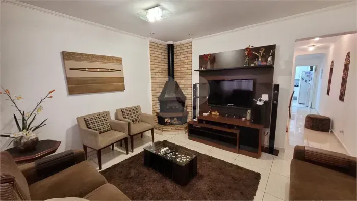 Casa com 3 dormitórios à venda na Vila Romana