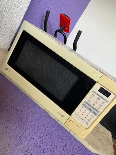 VENDO MICROONDAS COM DEFEITO