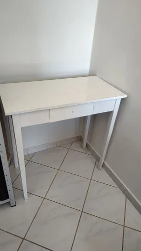 Mesa / Escrivaninha de madeira