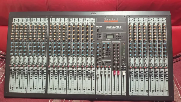 Mesa de som soundcraft Selenium sx3204 Watson dbk 2000 maxi com filtro de linha e o DMX 51
