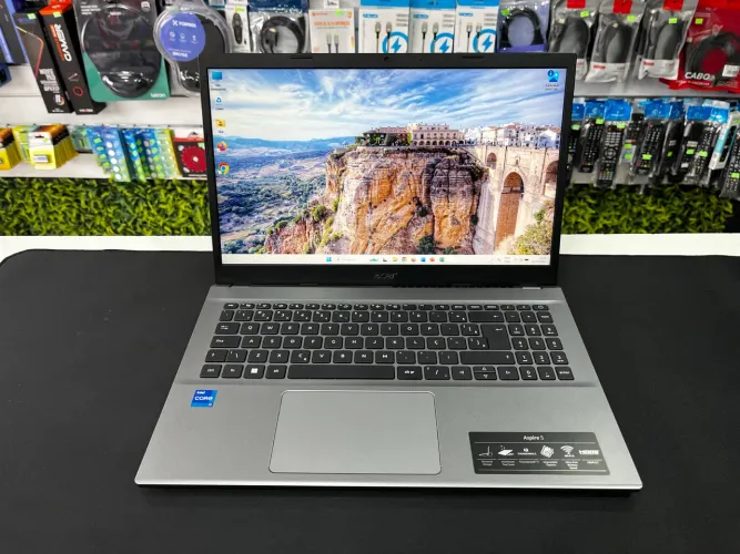Notebook Acer i7 12ª geração em perfeito estado